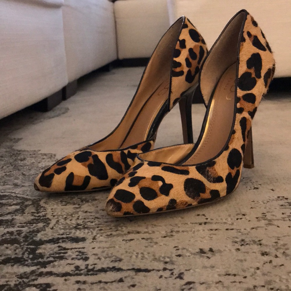 BCBGeneration leopard pointed toe heel size 10 - Picture 3 of 6